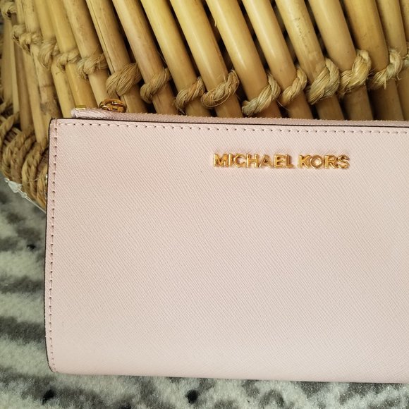 Michael Kors Jet Set Travel Wristlet Blossom New - Picture 3 of 9